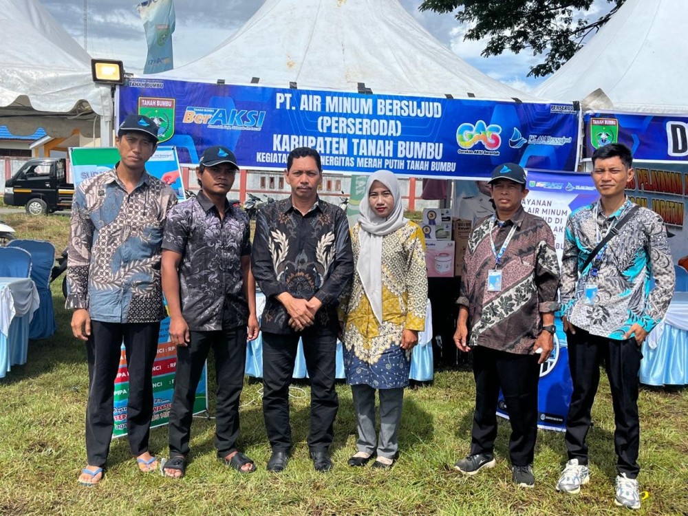 PT Air Minum Bersujud Kecamatan Teluk Kepayang Gelar Aksi Sinergitas Merah Putih untuk Pelayanan Publik